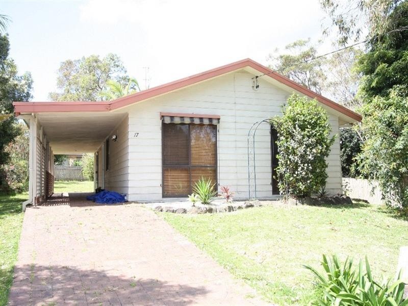 17 Teragalin Drive., Chain Valley Bay NSW 2259
