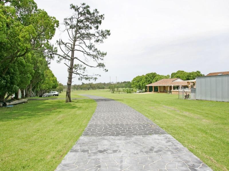 130 Pacific Highway, Doyalson NSW 2262