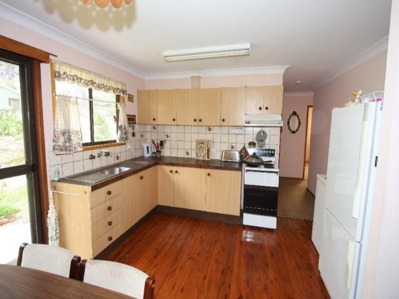 Mannering Park NSW 2259