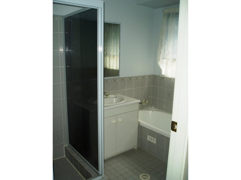 8 Lakeshore Avenue., Chain Valley Bay NSW 2259