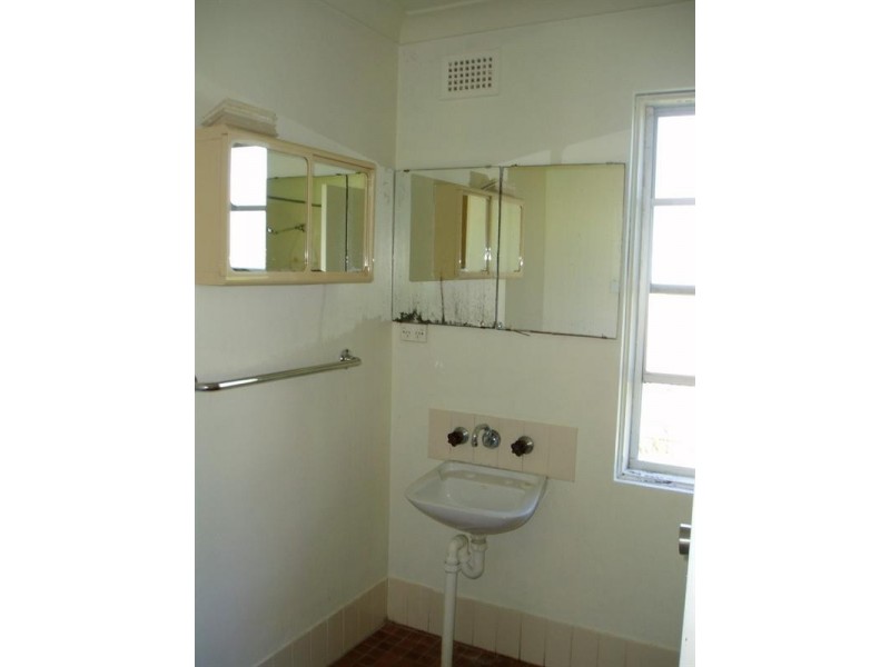 1/8 Ulana Avenue, Budgewoi NSW 2262