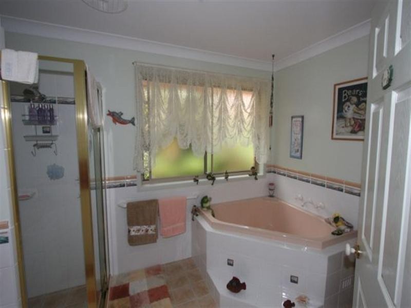 31 Tradewinds Avenue, Summerland Point NSW 2259