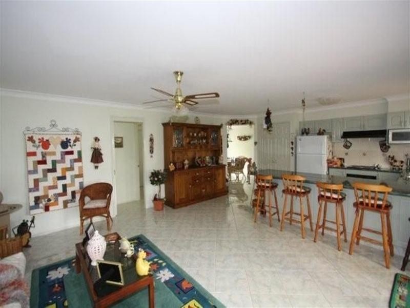 31 Tradewinds Avenue, Summerland Point NSW 2259