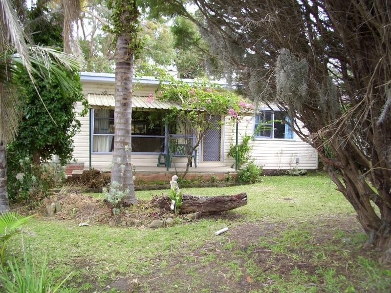 76 Walu Avenue, Budgewoi NSW 2262