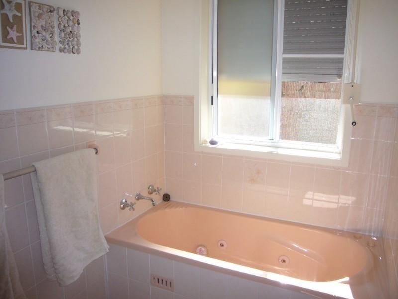 Summerland Point NSW 2259