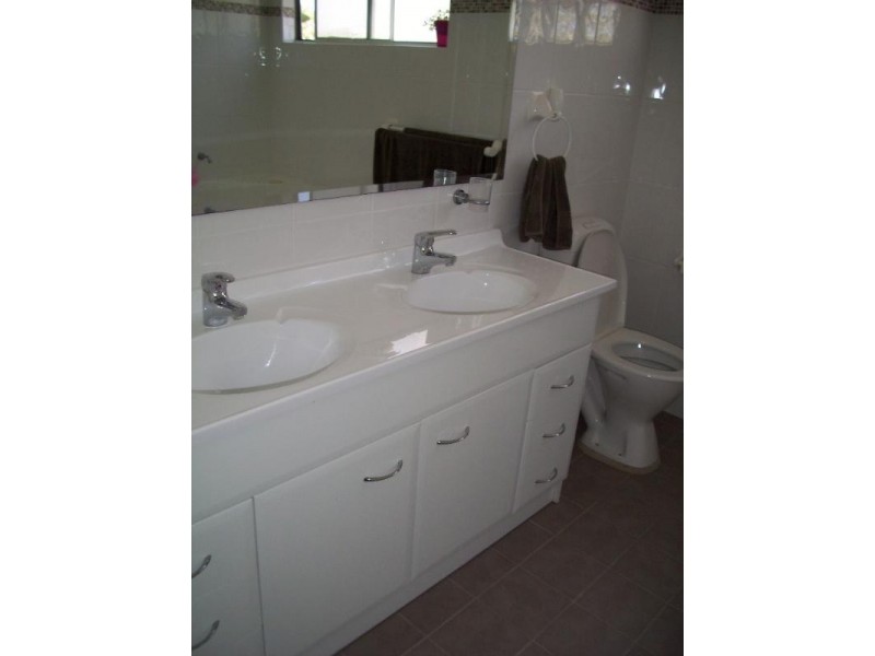 37 Wailele Avenue, Budgewoi NSW 2262