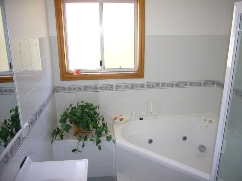 Summerland Point NSW 2259