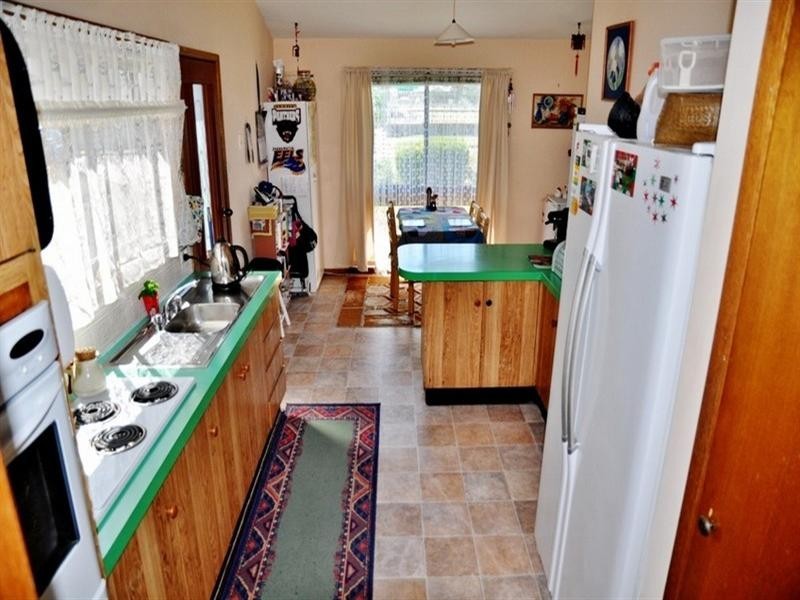 11 Alexandra Street, Budgewoi NSW 2262