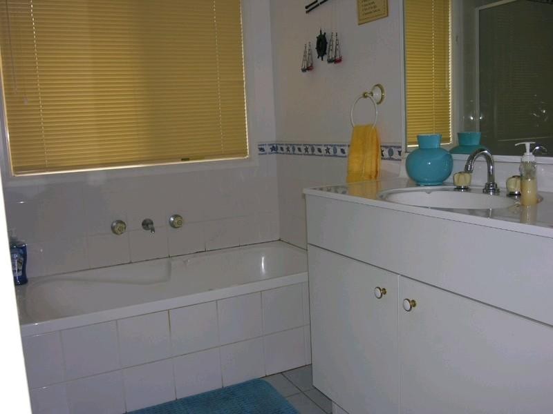 Summerland Point NSW 2259