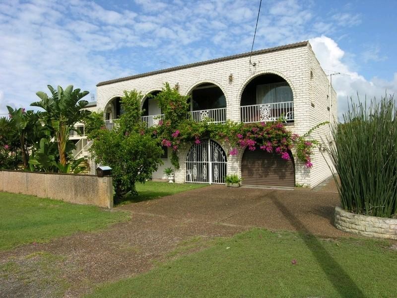 11 Erudgeree Street, Budgewoi NSW 2262