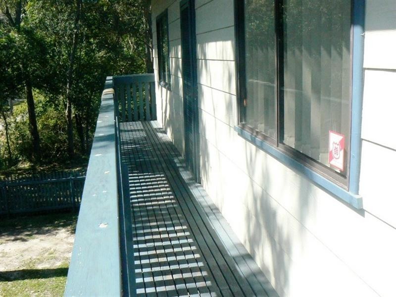 32 Elizabeth Bay Drive, Lake Munmorah NSW 2259