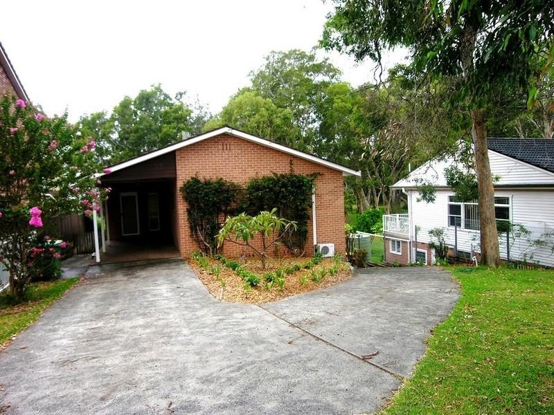 33 Sunrise Avenue, Budgewoi NSW 2262