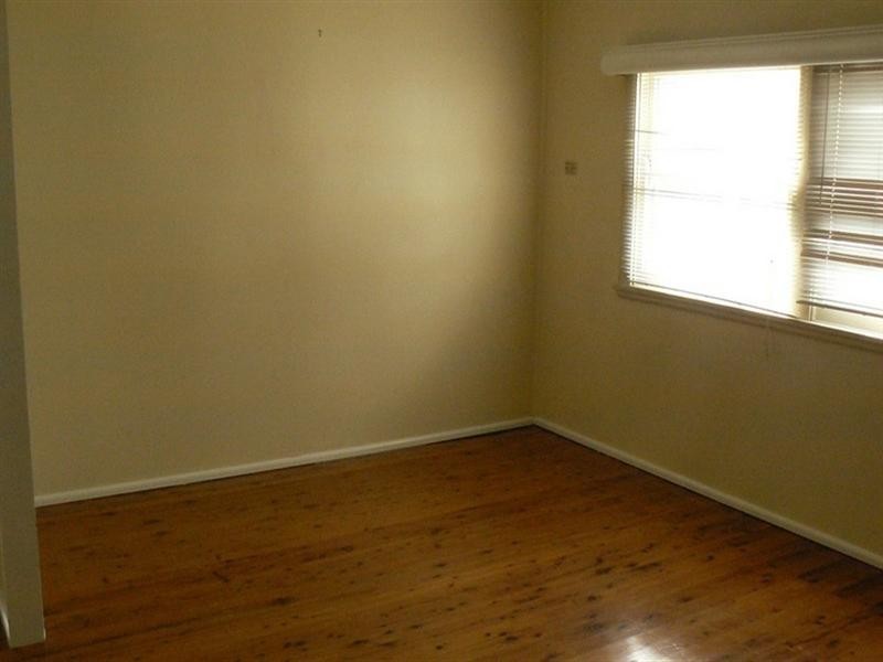 4 Laelana Avenue, Budgewoi NSW 2262