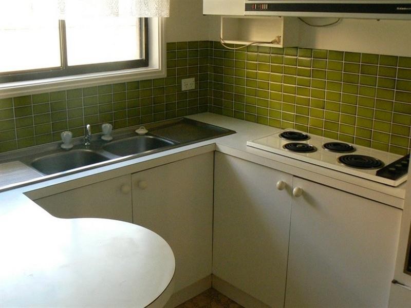 2/42 Natuna Avenue, Budgewoi NSW 2262