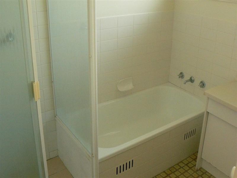 2/42 Natuna Avenue, Budgewoi NSW 2262