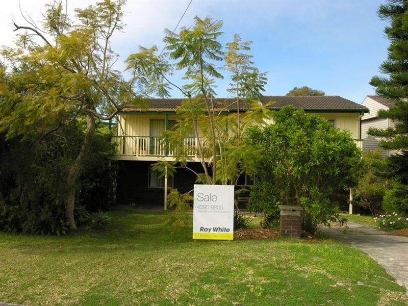 13 Woodlawn Drive, Budgewoi NSW 2262