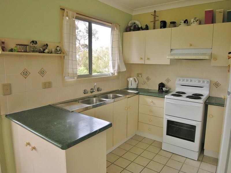 13 Woodlawn Drive, Budgewoi NSW 2262