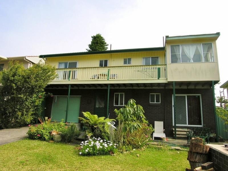 13 Woodlawn Drive, Budgewoi NSW 2262