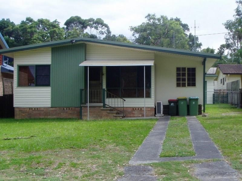 15 Kamilaroo Avenue, Lake Munmorah NSW 2259
