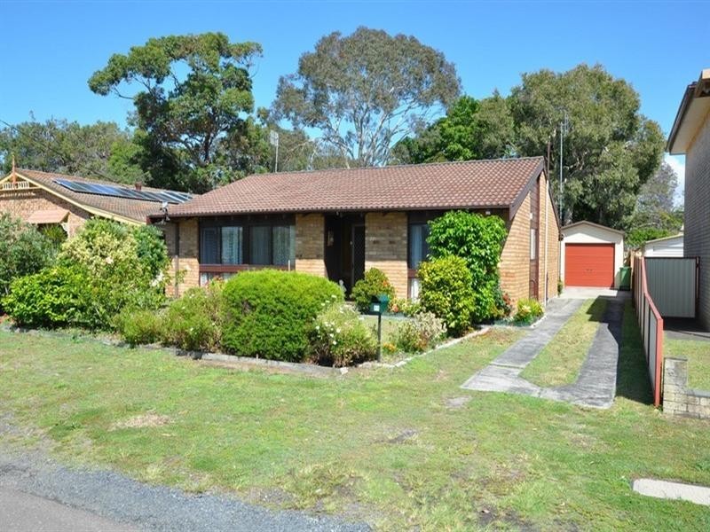 11 Alexandra Street, Budgewoi NSW 2262