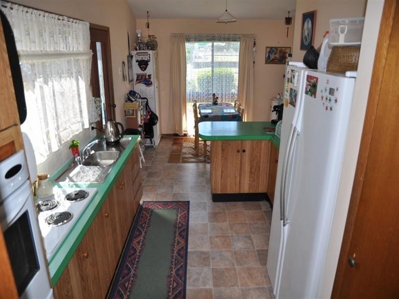 11 Alexandra Street, Budgewoi NSW 2262