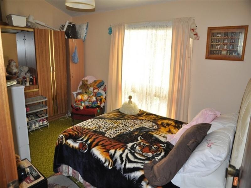 11 Alexandra Street, Budgewoi NSW 2262