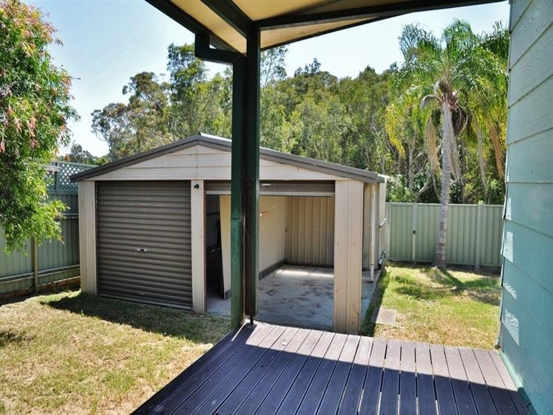 93 Elizabeth Bay Drive, Lake Munmorah NSW 2259