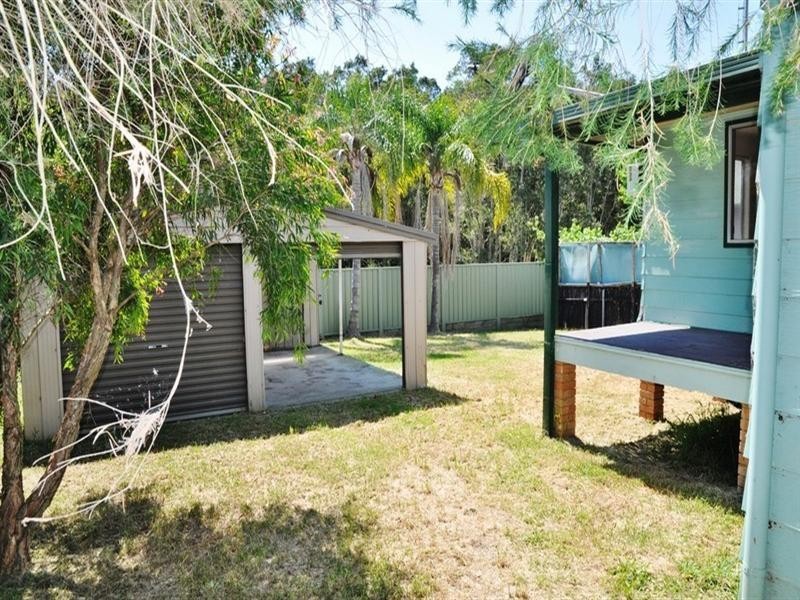 93 Elizabeth Bay Drive, Lake Munmorah NSW 2259