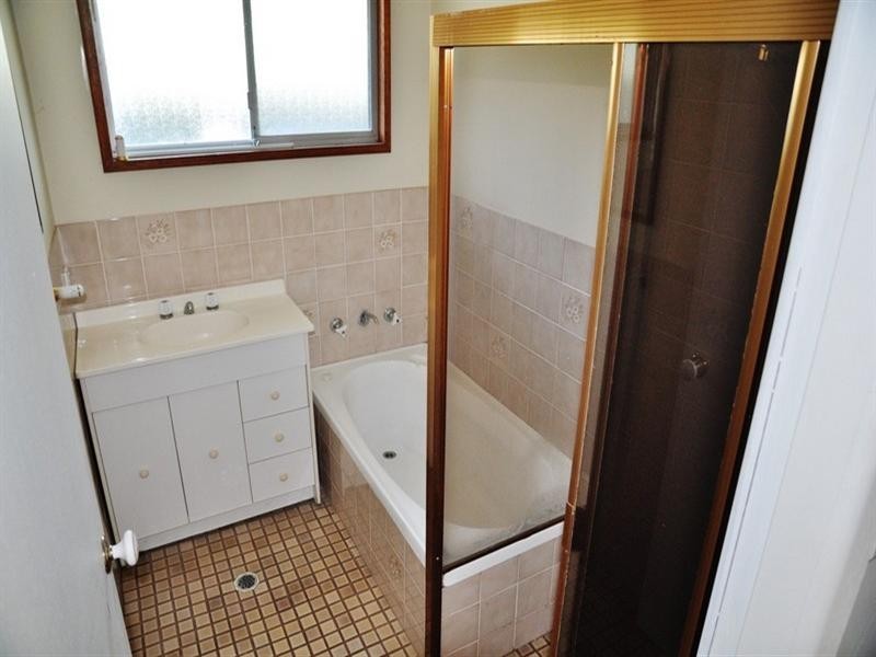 93 Elizabeth Bay Drive, Lake Munmorah NSW 2259