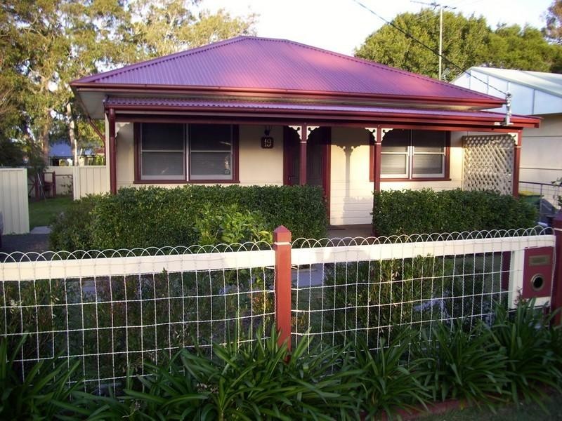 19 Delia Avenue, Budgewoi NSW 2262