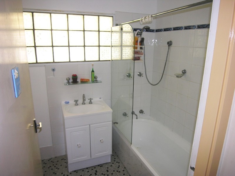 Mannering Park NSW 2259