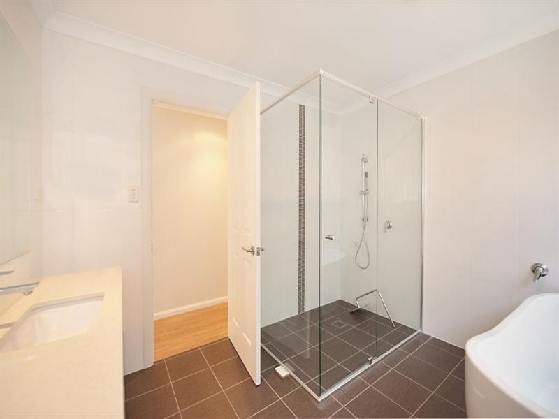 2B Tramway Road, North Avoca NSW 2260