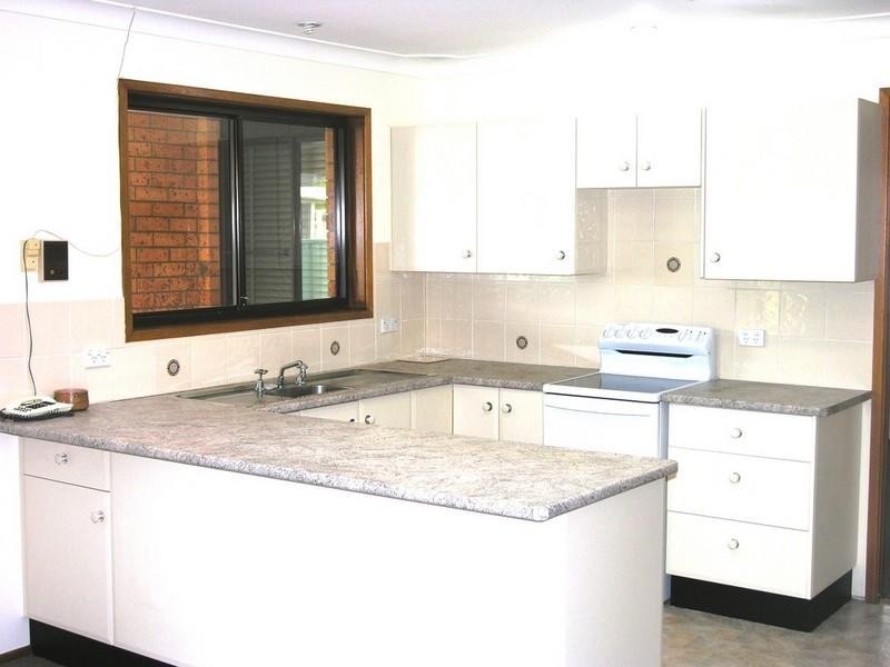 2 Elua Avenue, Budgewoi NSW 2262