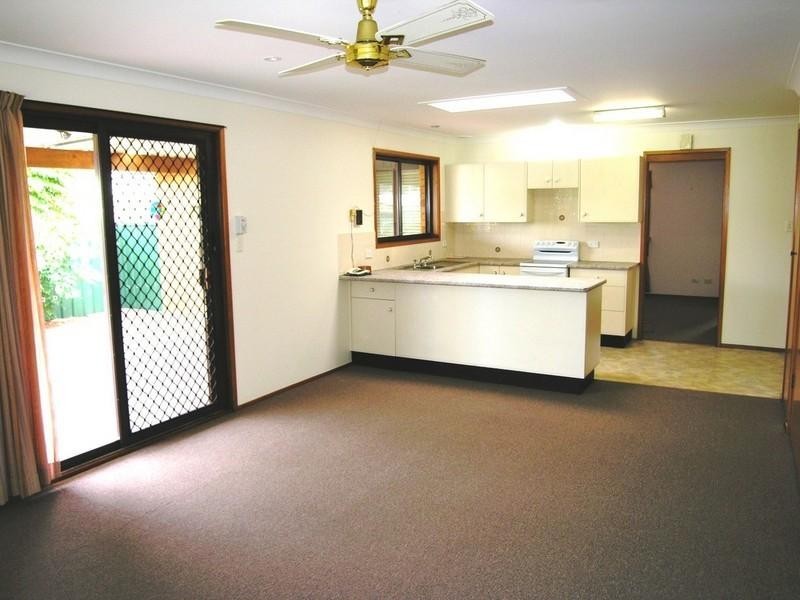 2 Elua Avenue, Budgewoi NSW 2262