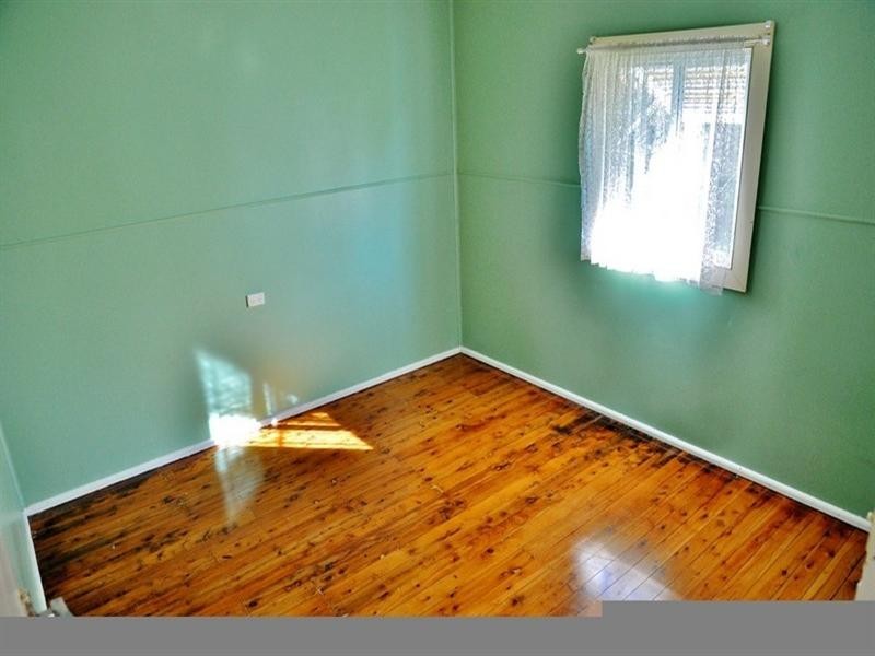 4 Laelana Avenue, Budgewoi NSW 2262