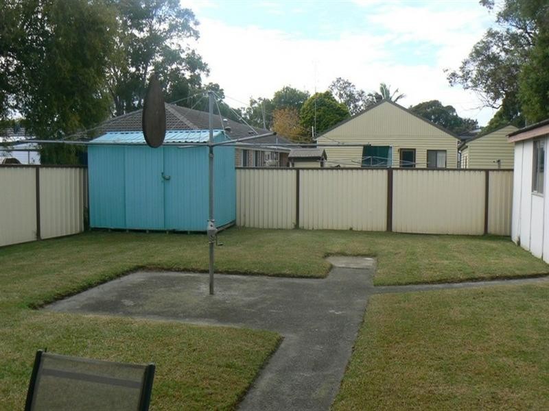 24 Noela Place, Budgewoi NSW 2262