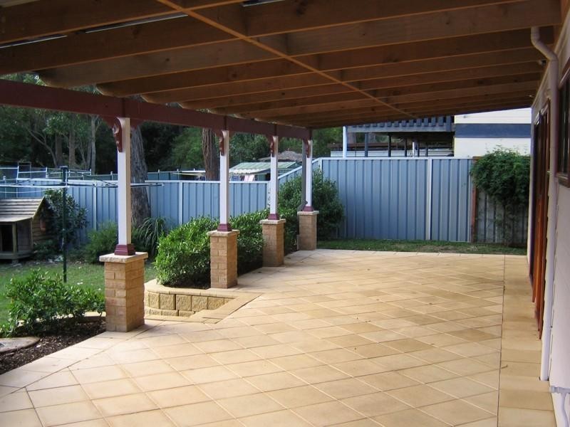 4 Elizabeth Bay Drive, Lake Munmorah NSW 2259