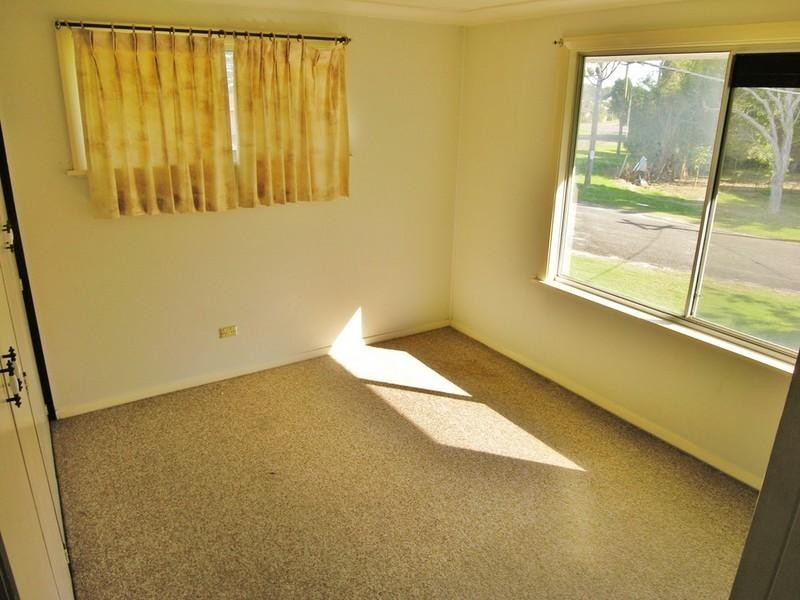 2 Uwa Street, Budgewoi NSW 2262