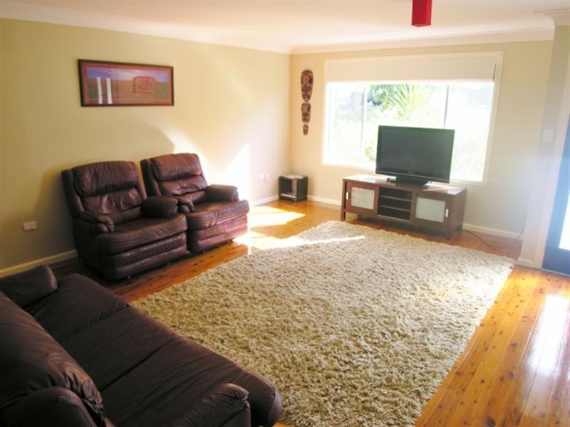 5 Woodlawn Drive, Budgewoi NSW 2262