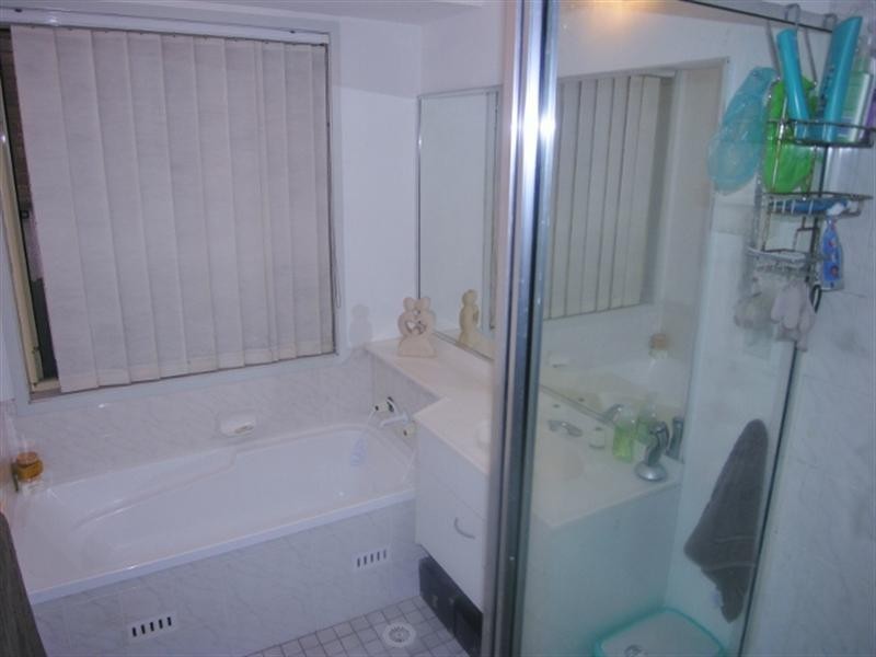 18 Kowandi Close, Buff Point NSW 2262