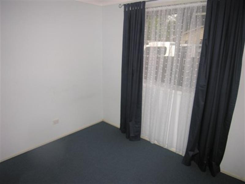 8 Lakeshore Avenue, Chain Valley Bay NSW 2259