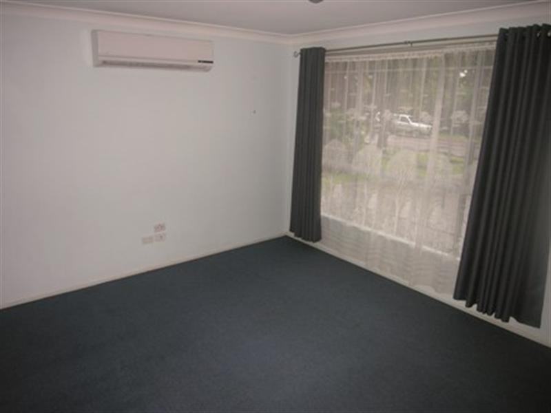 8 Lakeshore Avenue, Chain Valley Bay NSW 2259