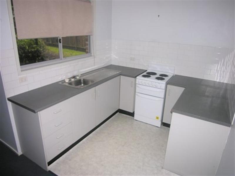 8 Lakeshore Avenue, Chain Valley Bay NSW 2259