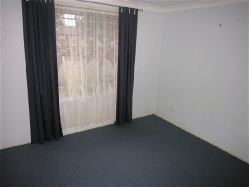 8 Lakeshore Avenue, Chain Valley Bay NSW 2259