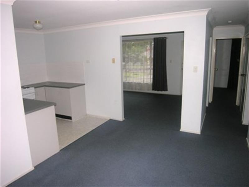 8 Lakeshore Avenue, Chain Valley Bay NSW 2259