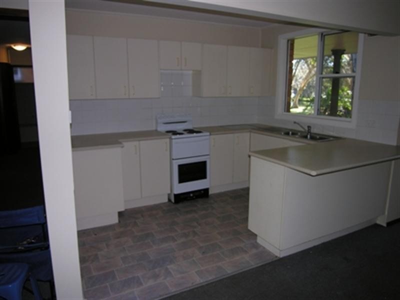 27 Natuna Avenue, Budgewoi NSW 2262