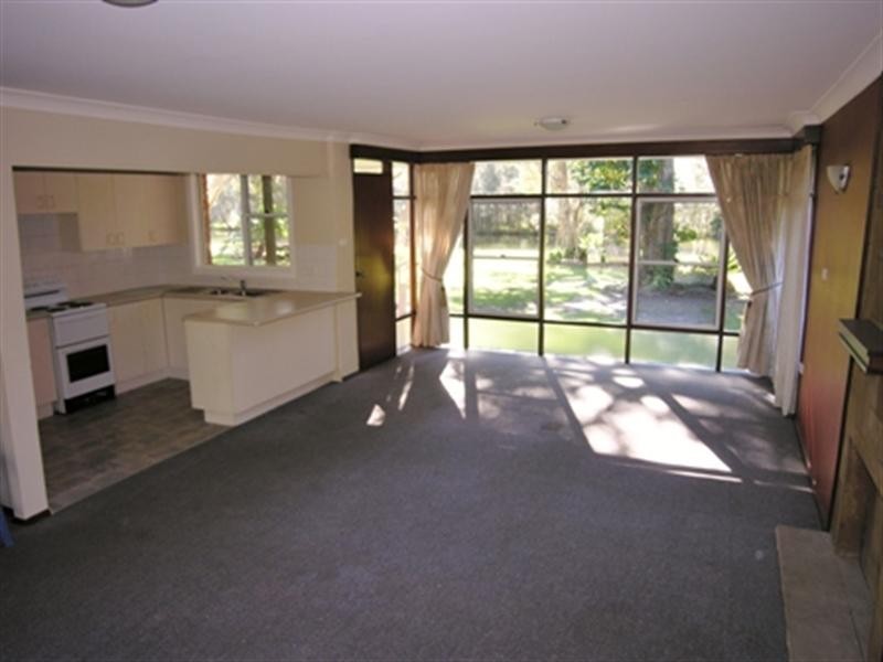 27 Natuna Avenue, Budgewoi NSW 2262