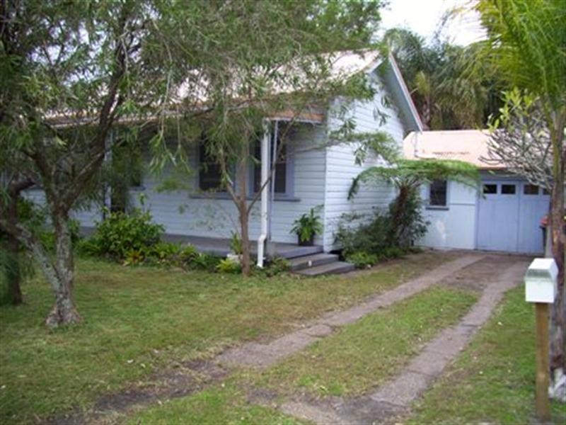 10 Ourringo Street, Budgewoi NSW 2262