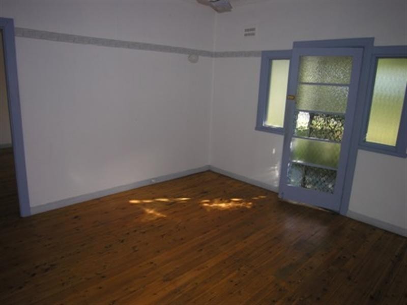 10 Ourringo Street, Budgewoi NSW 2262