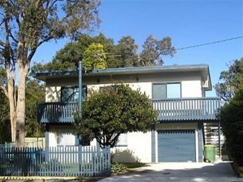 32 Elizabeth Bay Drive, Lake Munmorah NSW 2259